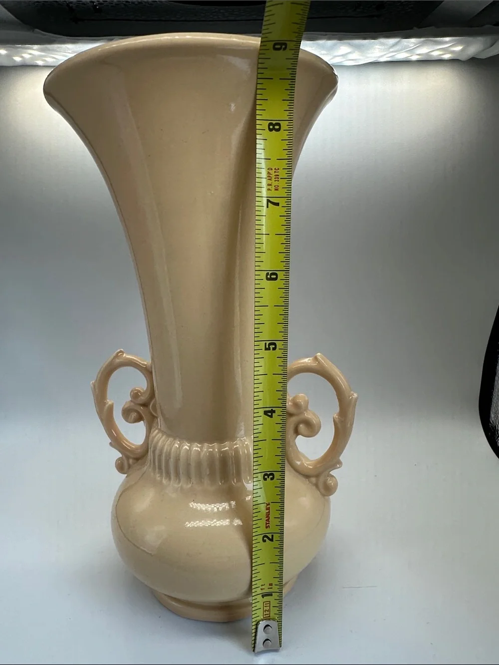Vintage Abingdon USA Pottery 9” Vase Beige Handled Art Deco 1940s Stamped #520🌹💐
